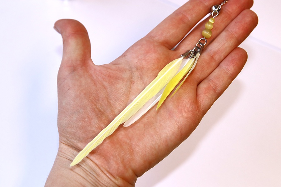 JoyKa Peříčkový přívěsek s minerálními korálky - Žlutá divoška, Opálová Divoženka z lesa, Elegantní dáma, Jemná energie s radostí, Tanec životem 3452