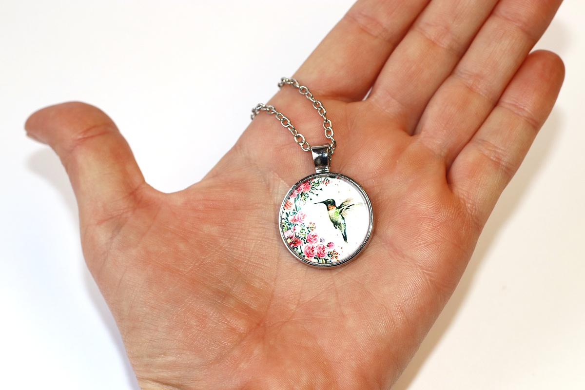Řetízek Fashion Jewerly - Amulet Kolibřík na růžích, Posel radosti, Nejmenší ptáček na světě, Free spirit 3504