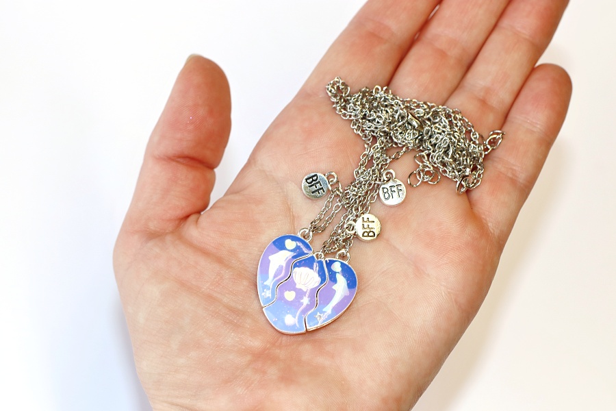 3ks Řetízky párové Fashion Jewerly - Mořská symfonie, Vodní Přátelství, Fialové Srdce s perleťovými Delfíny, Mušlí, Srdíčky a Hvězdami, Nejlepší kámošky a kámoši navždy, Best Friends Forever 3518