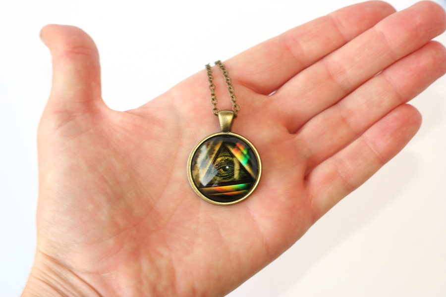 Řetízek Fashion Jewerly - Amulet Oko v pyramidě, boží zrak 1921