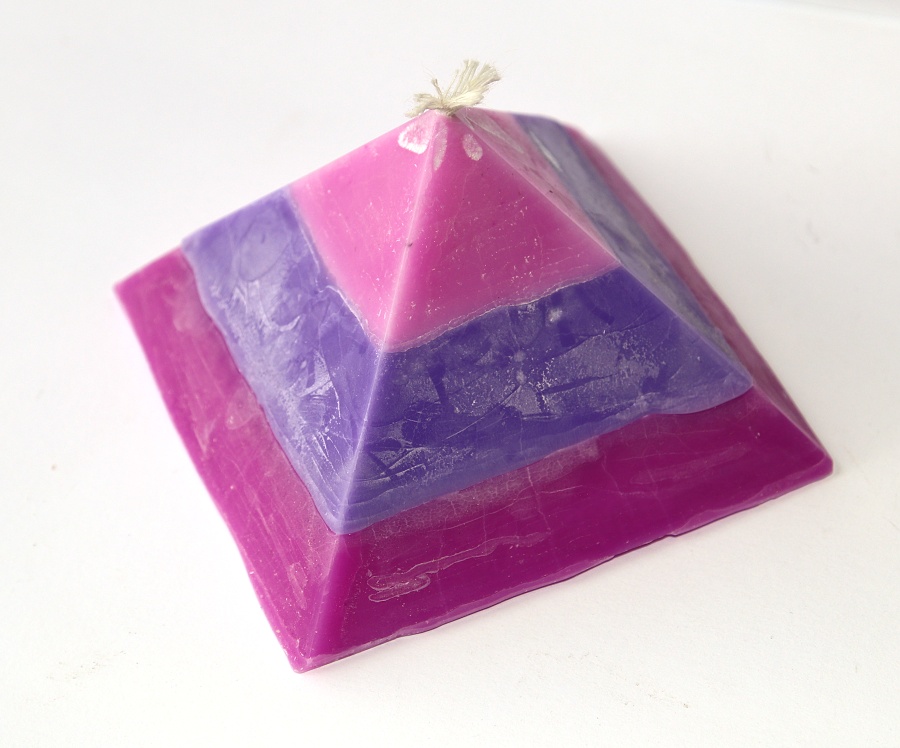 JoyKa Barevná svíčka dekorativní - Pyramida, 3 barvy, Světelný zářič, Vesmírná energie, Magic Wish 3376
