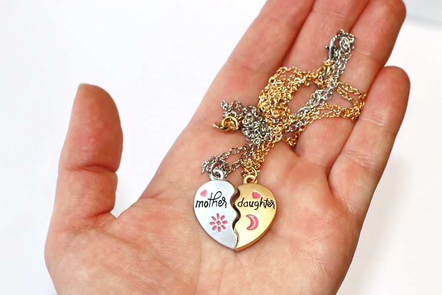 2ks Řetízky párové Fashion Jewerly - Srdce na dvě části, Matka a Dcera, Zlatá a Stříbrná, S Magnetkem, Mother and Dauther 3759