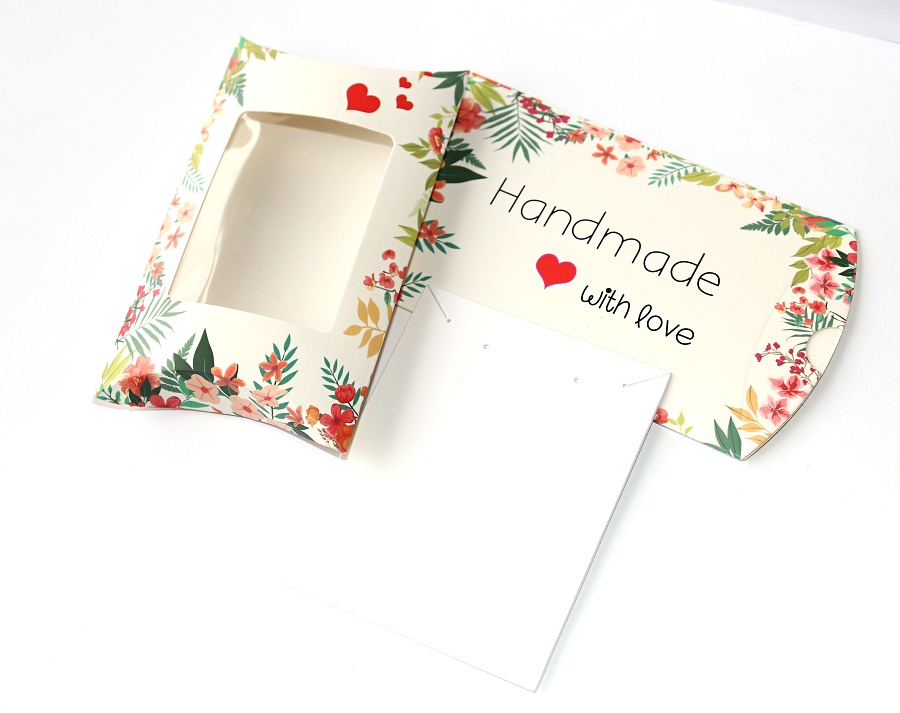 MR Dárková krabička 8x11 cm s okénkem - nejen na kapesní hodinky, naušnice, řetízky a další dárky -  Vyrobeno s láskou, Decentní květinový dekor 3201