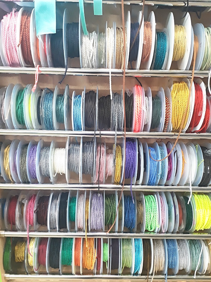 JoyKa Choker, náhrdelník okolo krku, Originalní jediné kusy s příběhem - Nejen Dětský, Dívčí, Trojúhelníky, Stužka z poutní cesty Santiago de Compostela, Roztomilá a decentní kráska, Dobrodružství, Cutie 3350